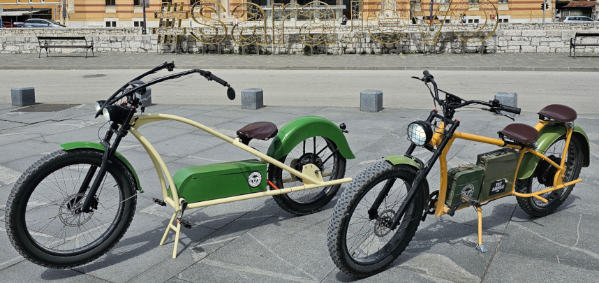 Fat Saddle Sarajevo - custom models Sowa and Doondo